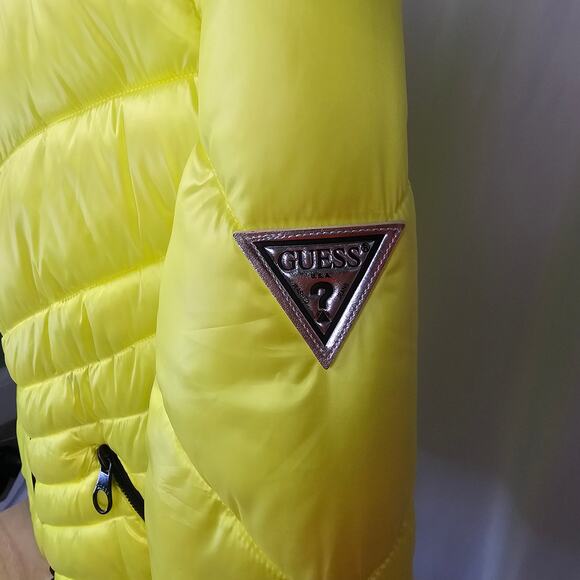 Guess Women’s Neon Yellow Puffer Jacket XL NWOT Lightweight Insulated Winterwear - Picture 2 of 4